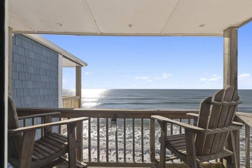 The Lookout: Tranquil Beachfront Condo The Lookout: Tranquil Beachfront Condo