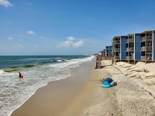 The Lookout: Tranquil Beachfront Condo The Lookout: Tranquil Beachfront Condo