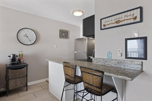 The Lookout: Tranquil Beachfront Condo The Lookout: Tranquil Beachfront Condo