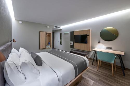 522185121 City Express Plus by Marriott Tijuana