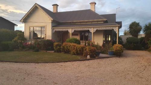 . Century House B & B flatlette