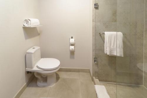 King Room image 2