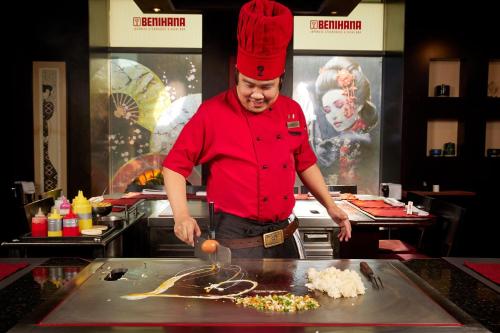 Sheraton Bucharest Hotel - image 2