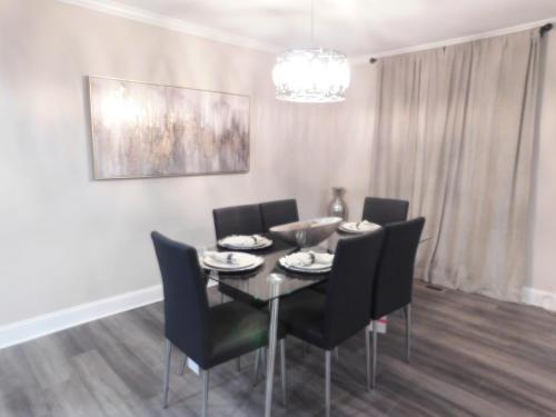 設施, 3 Bedroom Jewel: Luxury with Crystal Pool in 石山