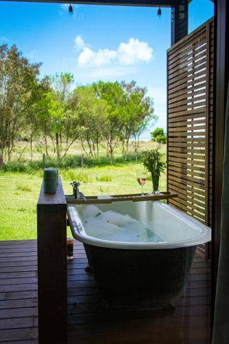 บริการและสิ่งอำนวยความสะดวก, The Barn Cabins & Camp in มาราฮัว