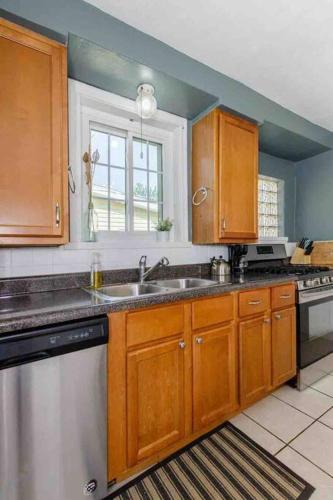 Delightful gingerbread in charming Lindenwood Park in Southhampton, USA