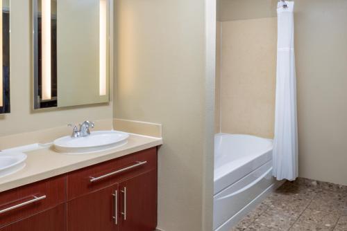Staybridge Suites Las Vegas - Stadium District by IHG, Las Vegas (fotografie 8)