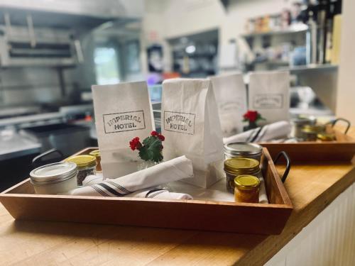 Imperial Hotel + Restaurant - 식음료(F&B)