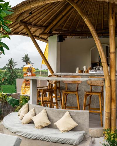 522216886 Shanti Boutique Retreat