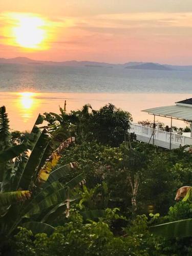 The Sunny Hill Pool Villa 180° Panoramic Sea View in Trang