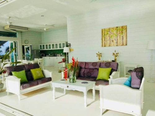 The Sunny Hill Pool Villa 180° Panoramic Sea View in Trang