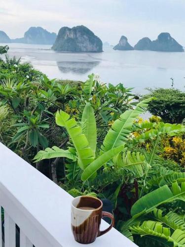 The Sunny Hill Pool Villa 180° Panoramic Sea View in Trang