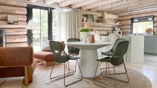 Norsu Cabin in มาเซด้อน