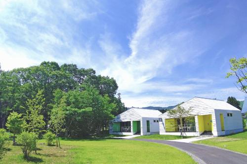 Holiday House Green Garden