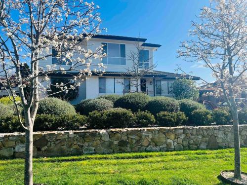 Merrett Vale Home