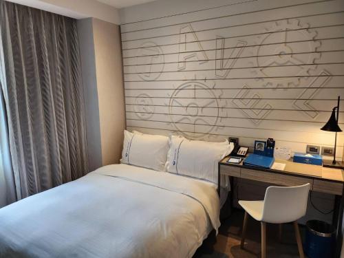 Superior Double Room image 4