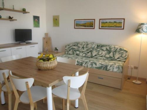 Refurbished flat at Grado Pineta with large terrace