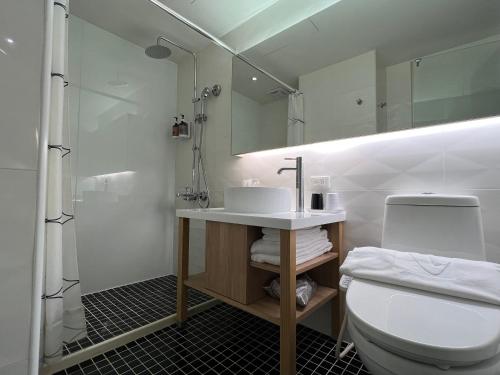 Business Double Room with Gym Access image 1