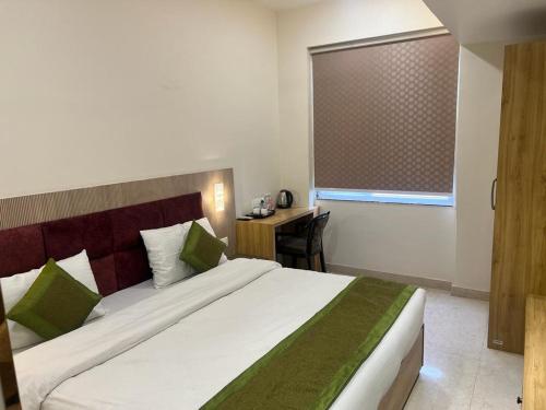 Deluxe Double Room room in Hotel Utsav Grand