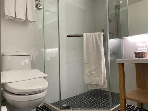Triple Room with Shower image 2