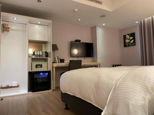 Triple Room with Shower image 1