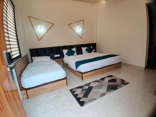 Triple Room with Bathroom image 4