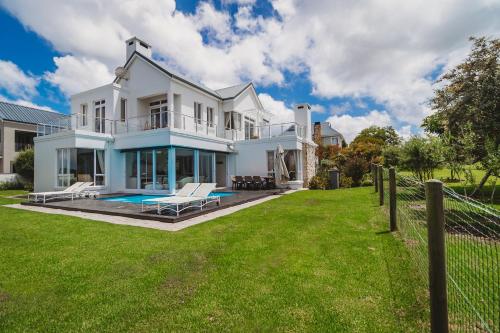 The White House on Kingswood Golf Estate