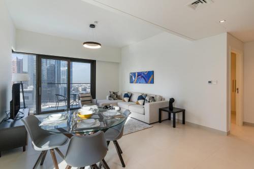 Allsopp & Allsopp - 2-Bedroom Apartment in Burj Crown Downtown - image 4