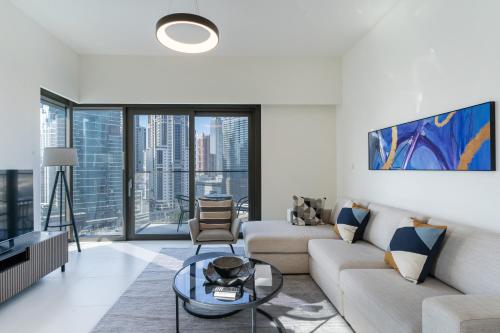 Charming 2BR in Burj Crown, Walk to Burj Khalifa - Allsopp&Allsopp, Dubai