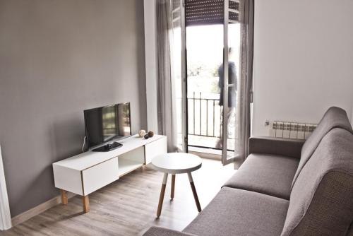 Lux Apartamentos Santiago Lux Apartamentos Santiago is perfectly located for both business and leisure guests in Santiago De Compostela. The hotel has everything you need for a comfortable stay. Facilities like free Wi-Fi in a