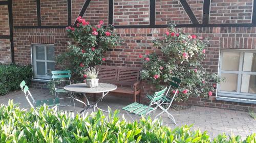 設施, Landhaus am Esch in 瓦倫多夫