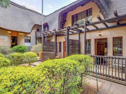 Lapalosa Lodge, Centurion