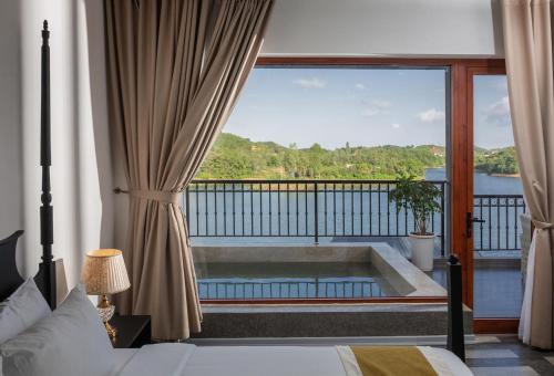 Phong Nha Lake House Resort in Phong Nha