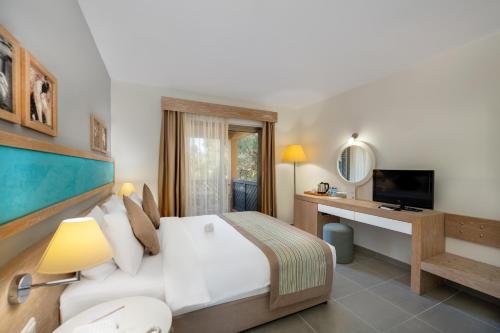 Double or twin room, garden view