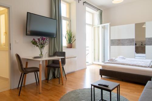 Apartment with Balcony image 7