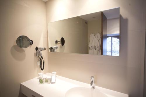 Hotel Carris Porto Ribeira - image 2