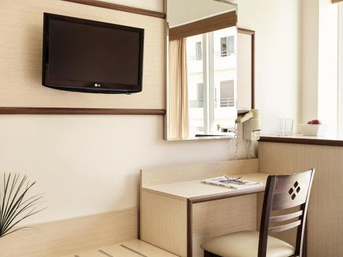 Single Room image 3