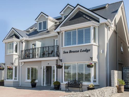 Sea Breeze Lodge B&B - image 3