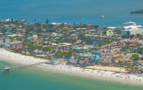 Manatee Bay Inn - image 3