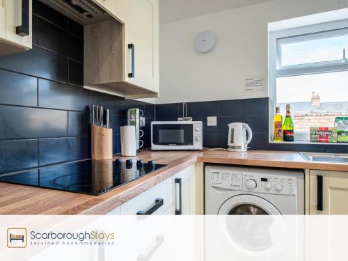 Hampton House - Lovely and Spacious 2 Bedroom Apartment - WITH FREE PARKING