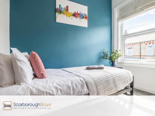 Hampton House - Lovely and Spacious 2 Bedroom Apartment - WITH FREE PARKING in Scarborough