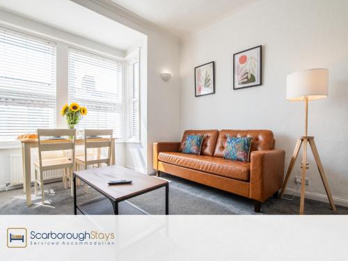 Hampton House - Lovely and Spacious 2 Bedroom Apartment - WITH FREE PARKING