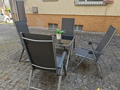 Facilities, Geraumige helle Wohnung im grunen Taunus mit Privatparkplatz in Schlangenbad