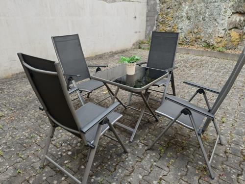 Facilities, Geraumige helle Wohnung im grunen Taunus mit Privatparkplatz in Schlangenbad