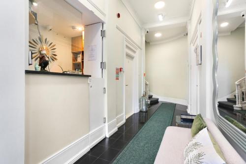 Assaha Hyde Park Apartments - image 10