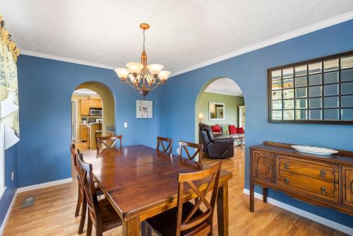 Llama House in Omaha, USA