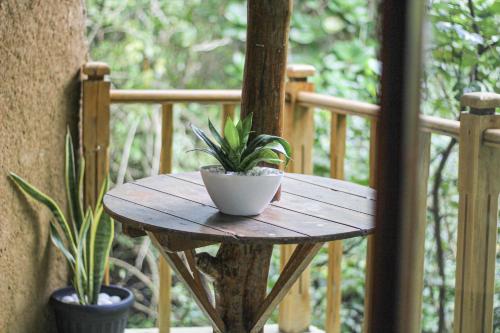 Double Room with Balcony image 7