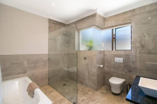 Pezula - upmarket non- seafacing Studio, Knysna (photo 7)