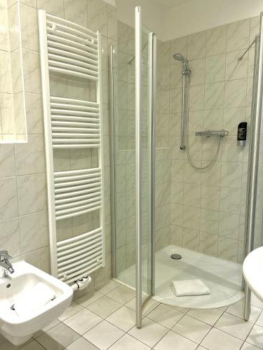 City Hotel Valois - image 8