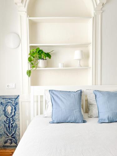 Spacious Historic Room on Rua Augusta, Lisbon (photo 11)
